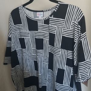 NWT XS LuLaRoe Irma tunic